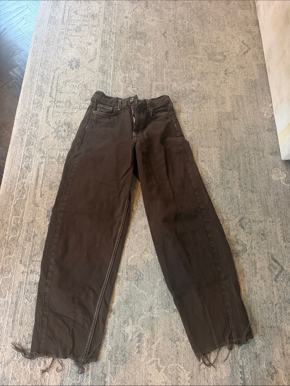 Zara Women’s Brown Barrel Jeans